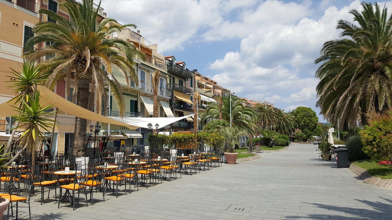 Riviera Palace Residence Loano Exterior foto